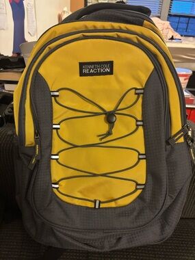 Kenneth Cole Reaction Yellow and Gray Men’s Backpack with Front Bungee